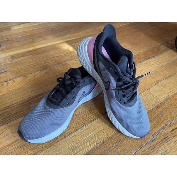 NIKE Revolution Ladies Gray/Pink Running Shoes sz 9 - Picture 3 of 10